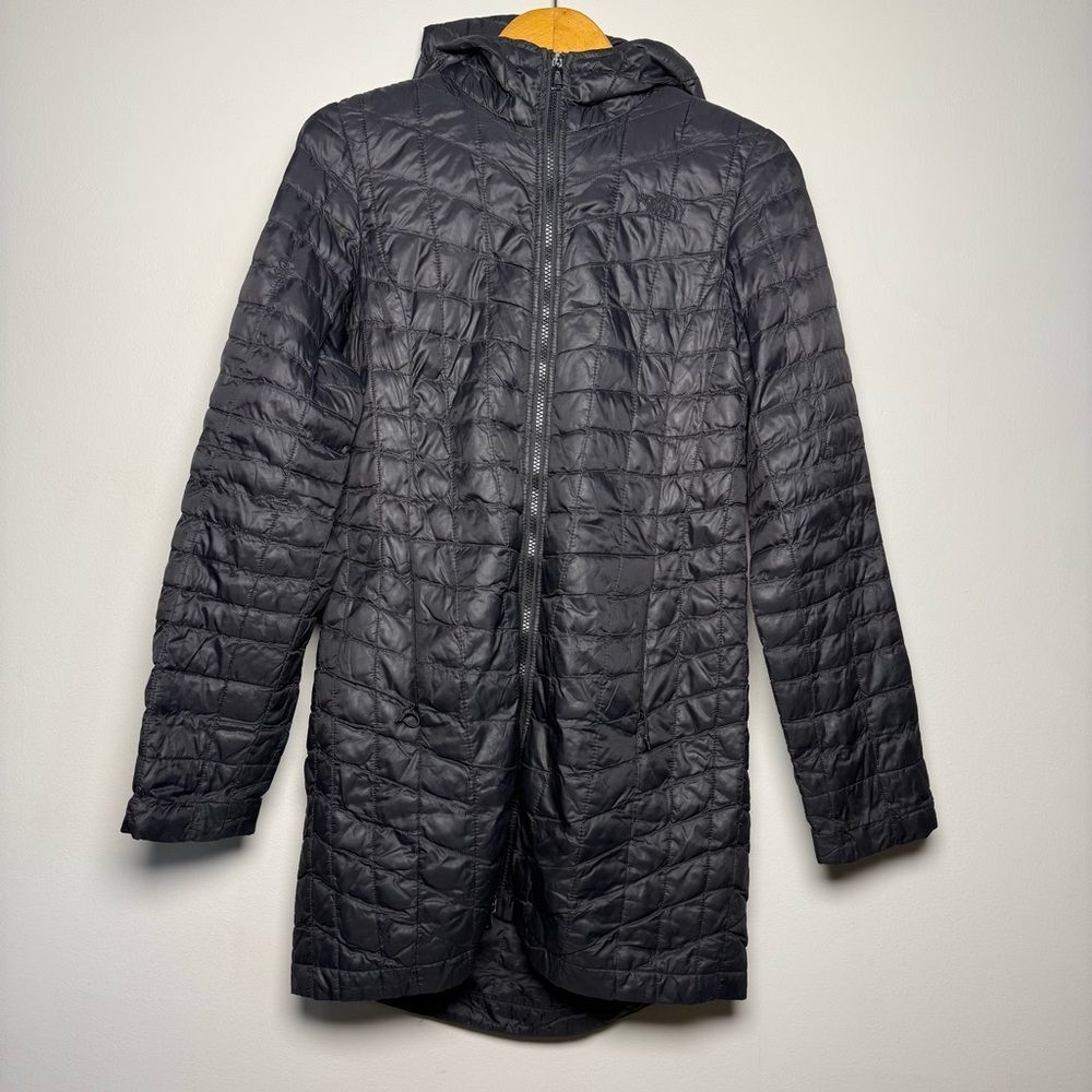 The North Face Women's Black Thermoball Hooded Puffer Parka | S